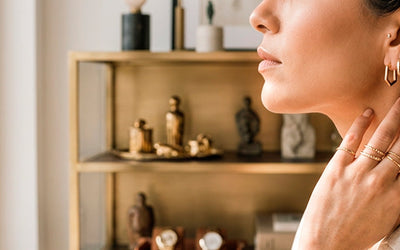 Aretes de oro: estilos, tendencias y cómo combinarlos en 2026