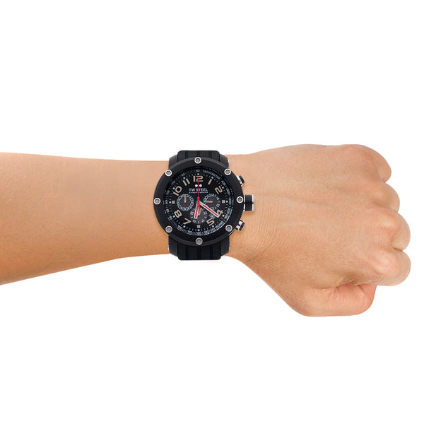 Reloj TW Steel para caballero en acero esmalte correa silicona.