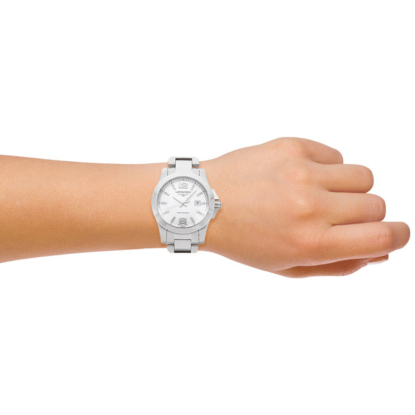 Reloj Longines para dama modelo Conquest.
