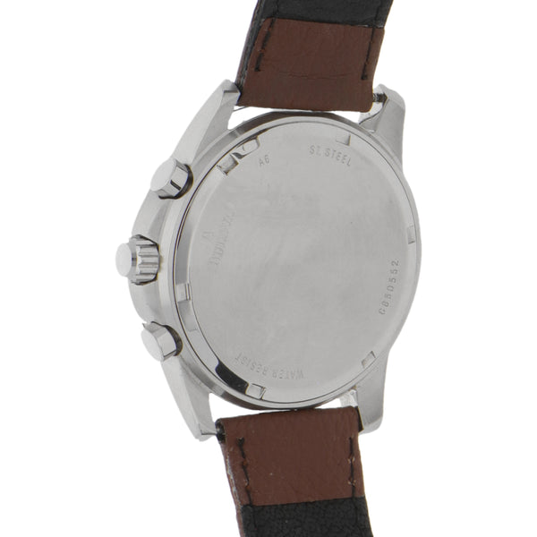 Reloj Bulova para caballero en acero inoxidable correa piel.