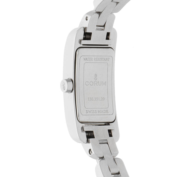 Reloj Corum para dama en acero inoxidable.