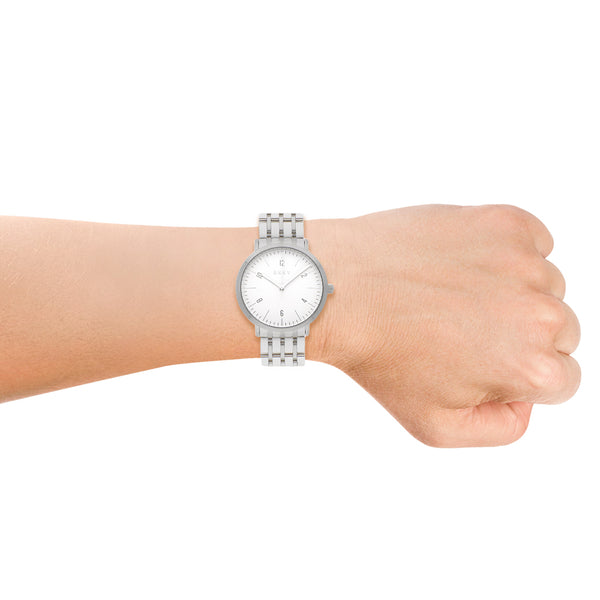 Reloj DKNY para caballero en acero inoxidable.