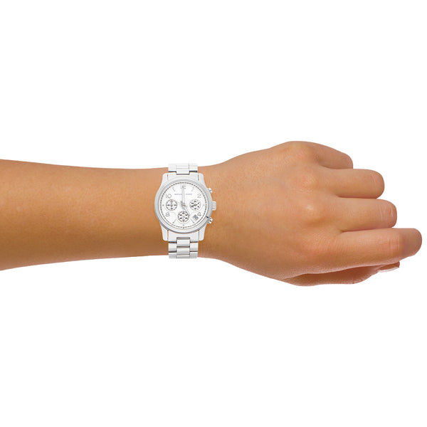 Reloj Michael Kors para dama en acero inoxidable.