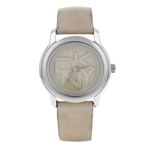 Reloj DKNY para dama en acero inoxidable correa piel.