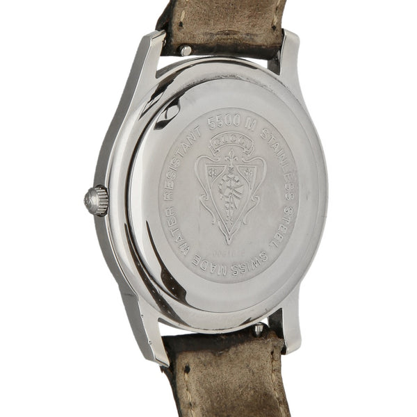 Reloj Gucci para dama en acero inoxidable correa piel.