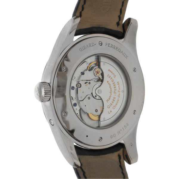 Reloj Girard Perregaux para caballero modelo 1966 caja y broche en oro blanco 18 kilates.