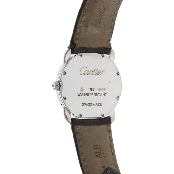 Reloj Cartier para dama modelo Ronde Louis caja en oro blanco 18 kilates.