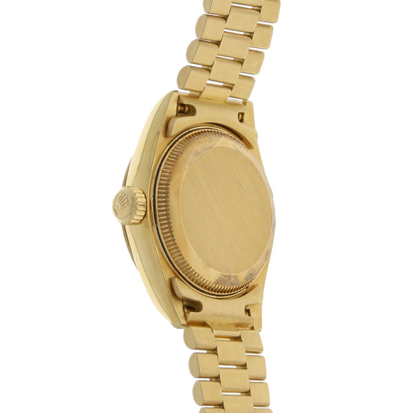 Reloj Rolex para dama modelo Oyster Perpetual DateJust en oro amarillo 18 kilates.