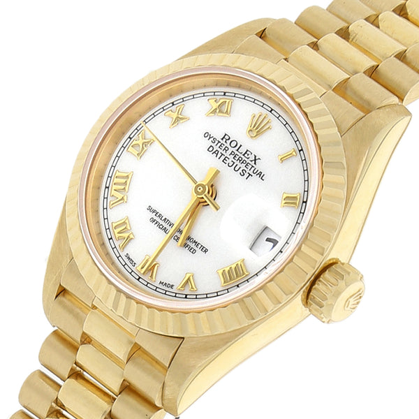 Reloj Rolex para dama modelo Oyster Perpetual DateJust en oro amarillo 18 kilates.