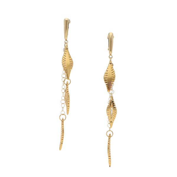 Aretes diseño especial con colgantes en oro amarillo 14 kilates.