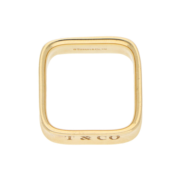 Argolla cuadrada firma Tiffany & Co. en oro amarillo 18 kilates.