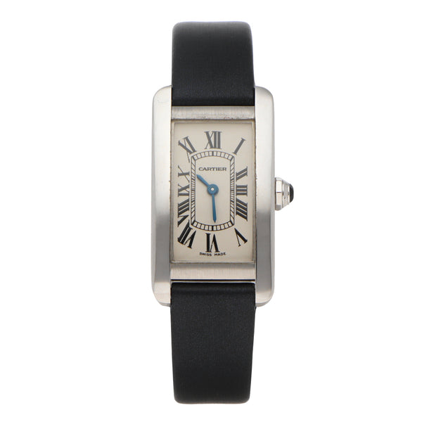 Reloj Cartier para dama modelo Tank Americaine caja en oro blanco 18 kilates.