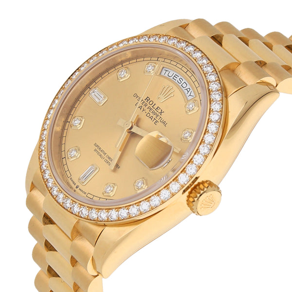 Reloj Rolex para caballero modelo Oyster Perpetual Day Date en oro amarillo 18 kilates.