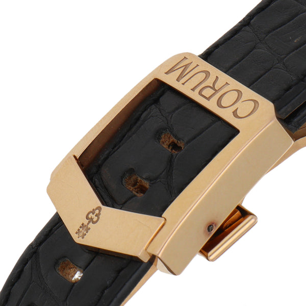 Reloj Corum para caballero modelo Admiral´s Cup vistas oro amarillo 18 kilates.