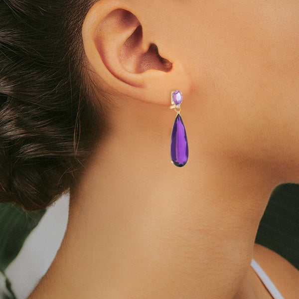 Juego de dije y aretes diseño especial con diamantes y amatista en oro amarillo 14 kilates.