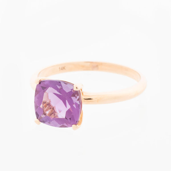 Anillo diseño especial con amatista en oro rosa 14 kilates.