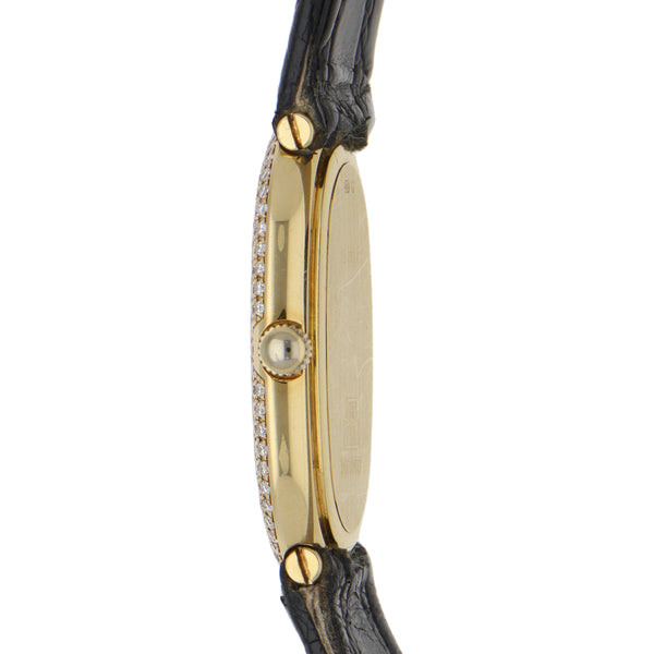 Reloj Longines para dama modelo Prestige Gold Oval caja en oro amarillo 18 kilates.