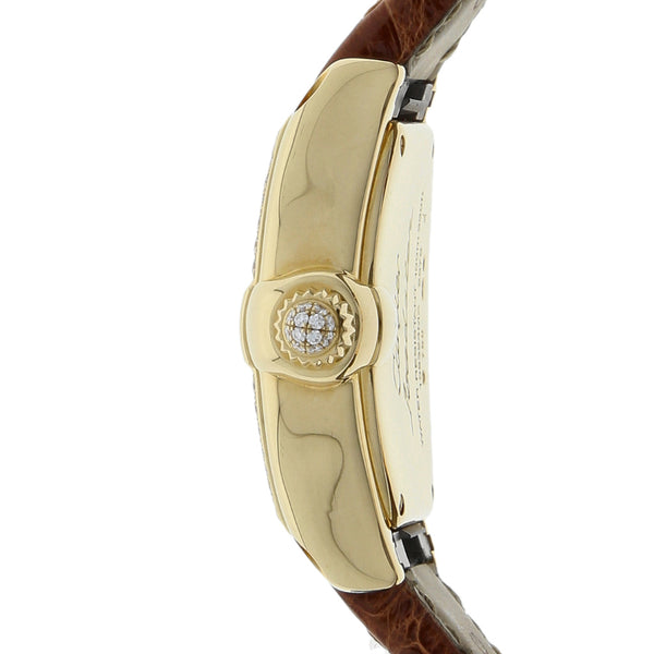 Reloj Cartier para dama modelo Roadster caja en oro amarillo 18 kilates.