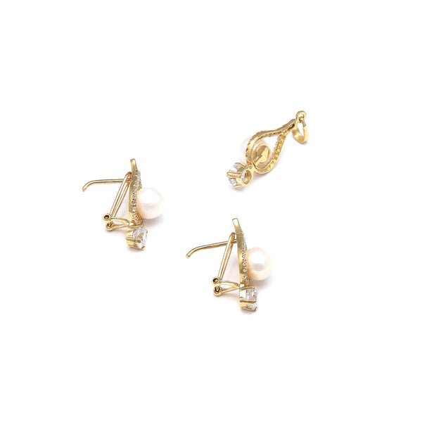 Juego de dije y aretes estilizados con cuarzos y perlas en oro amarillo 14 kilates.