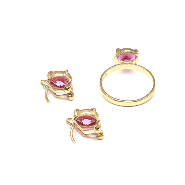 Juego de anillo y aretes diseño especial con rosa de Francia en oro amarillo 14 kilates.