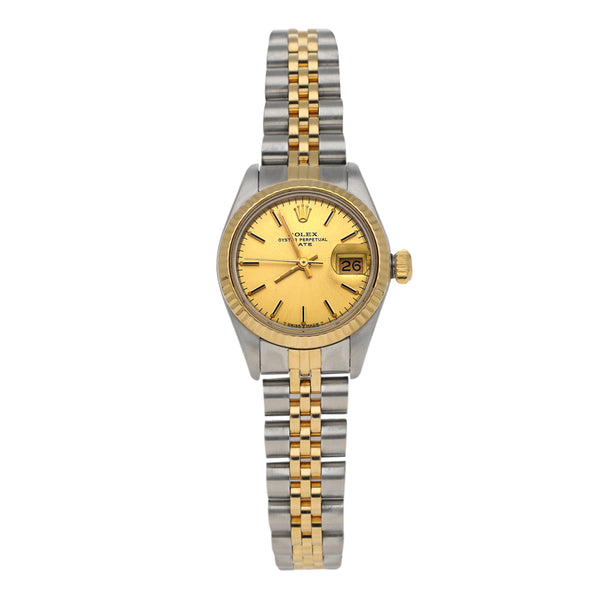 Reloj Rolex para dama modelo Oyster Perpetual Date vistas en oro amarillo 18 kilates.