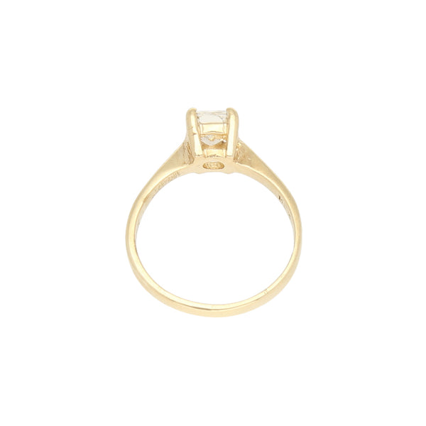 Anillo solitario con diamante en oro amarillo 14 kilates.