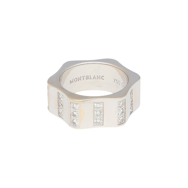 Anillo estilizado con diamantes firma Montblanc en oro blanco 18 kilates.