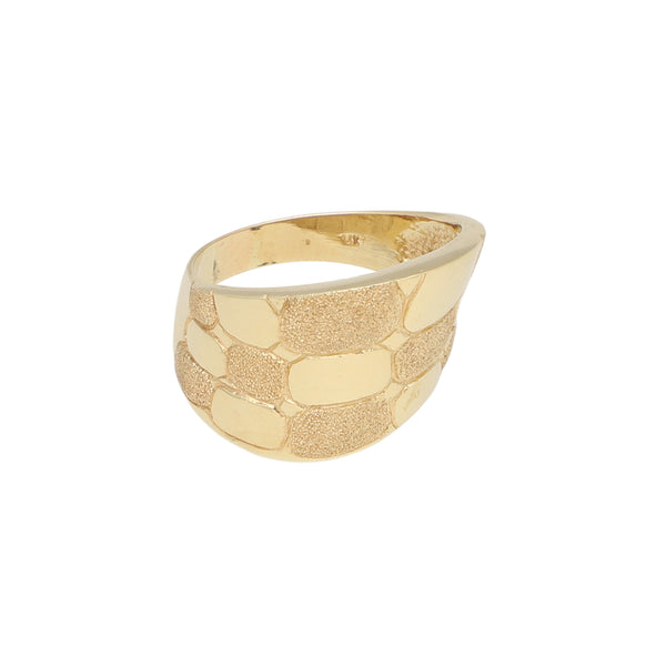 Anillo diseño especial en oro amarillo 14 kilates.