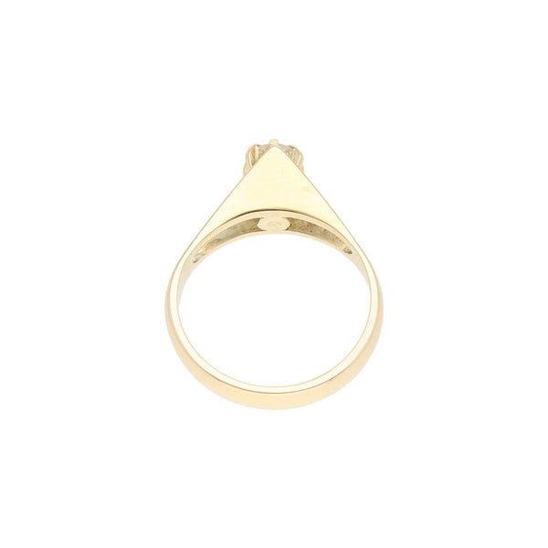 Anillo solitario con diamante en oro amarillo 14 kilates.