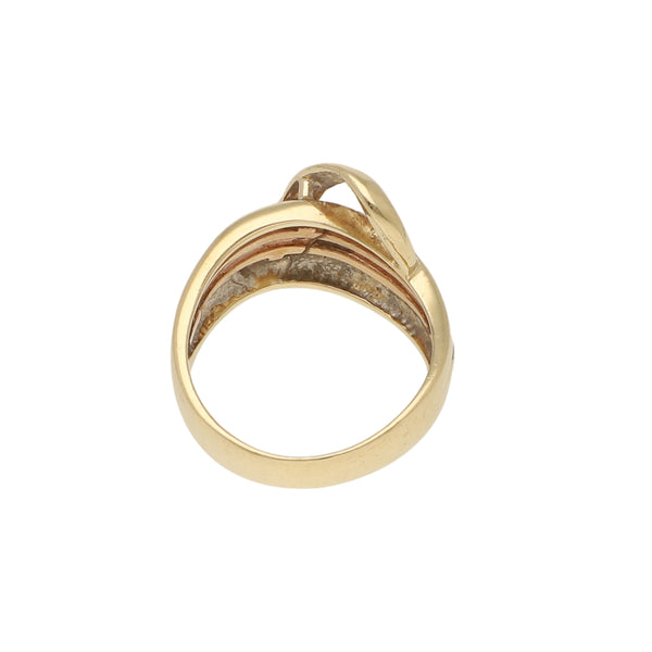 Anillo diseño especial con sinteticos en oro amarillo 14 kilates.