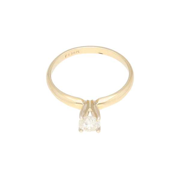 Anillo solitario con diamante en oro amarillo 14 kilates.