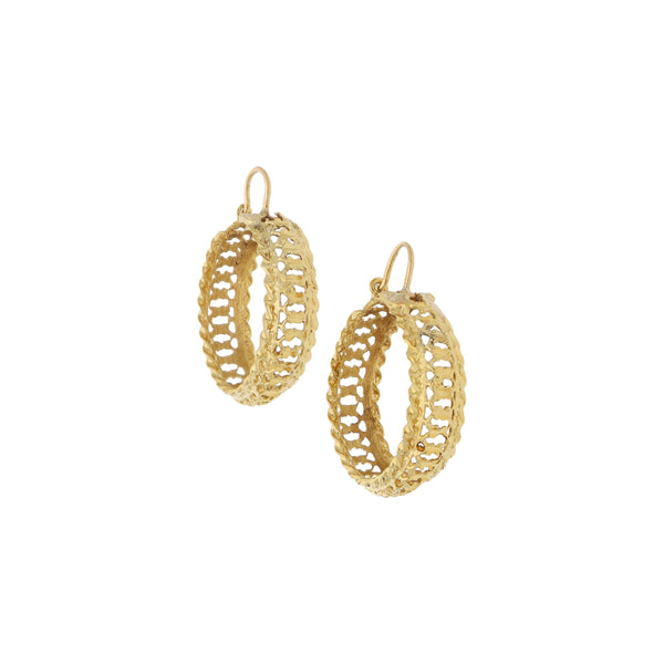 Arracadas caladas en oro amarillo 18 kilates.
