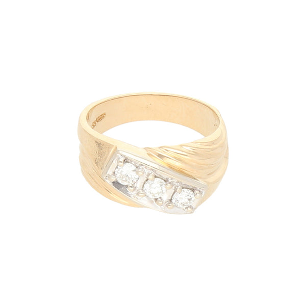 Anillo estilizado con diamantes en oro amarillo 14 kilates.