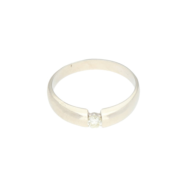 Anillo solitario con diamante en oro blanco 14 kilates.