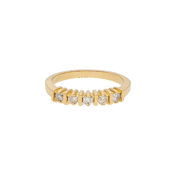 Anillo diseño especial con diamantes en oro amarillo 14 kilates.