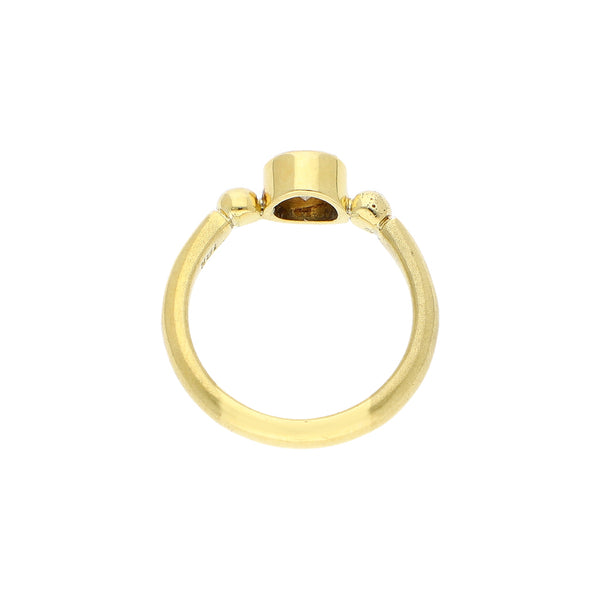 Anillo solitario con diamante en oro amarillo 18 kilates.