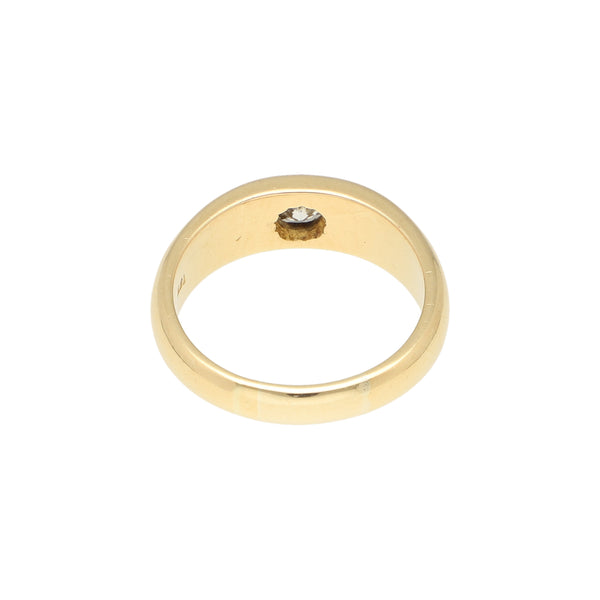 Anillo solitario con diamante en oro amarillo 18 kilates.