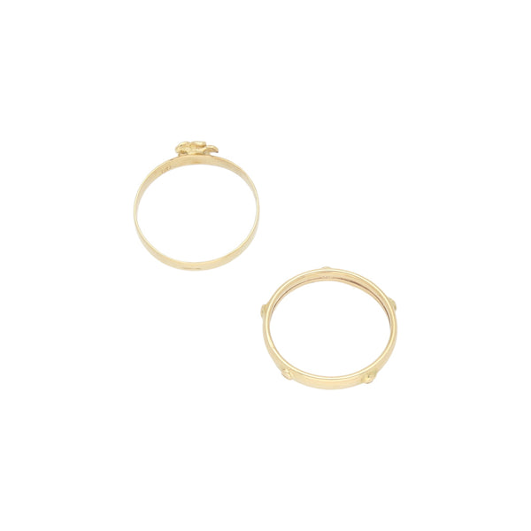 Argolla diseño especial y anillo liso con motivo flor en oro amarillo 10 kilates.
