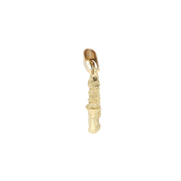 Dije diseño especial motivo saxofón en oro amarillo 14 kilates.