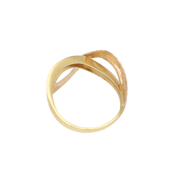 Anillo estilizado en oro amarillo 14 kilates.