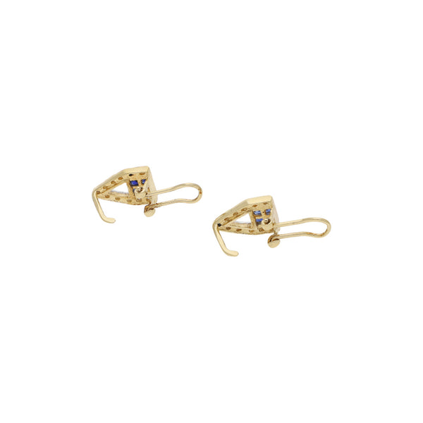 Aretes calados con sintéticos en oro amarillo 14 kilates.