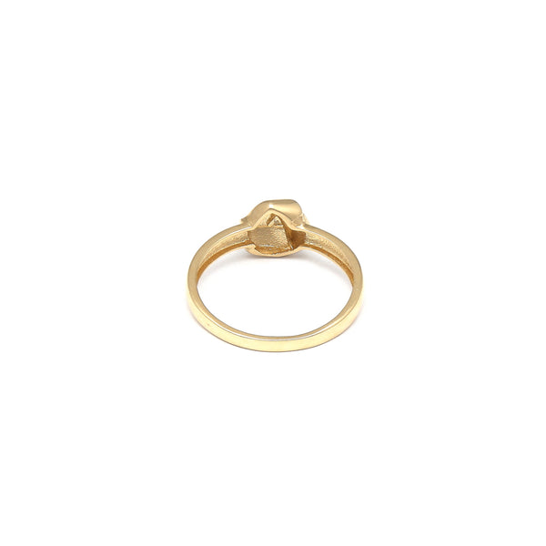 Anillo liso motivo nudo en oro amarillo 14 kilates.