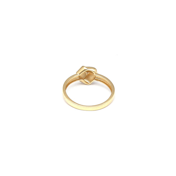 Anillo diseño especial motivo nudo en oro amarillo 14 kilates.