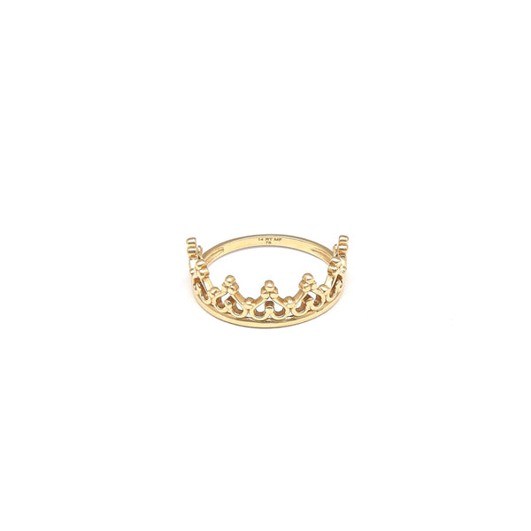 Anillo diseño especial motivo corona en oro amarillo 14 kilates.