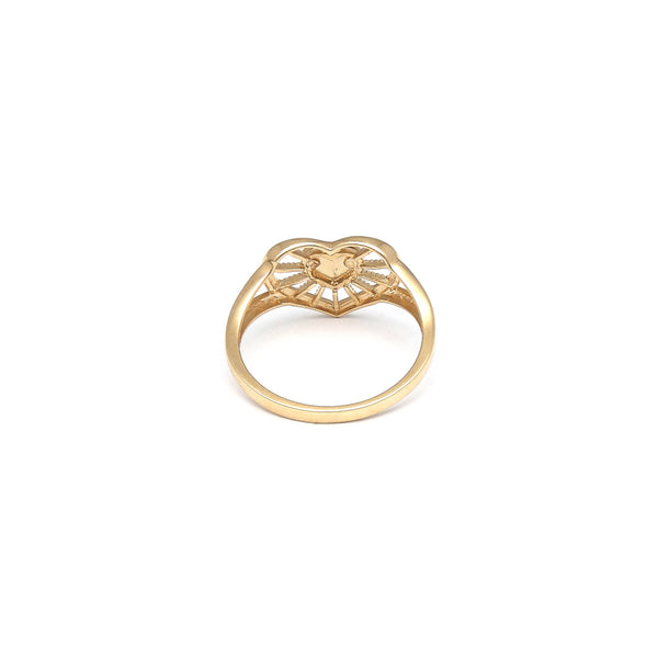 Anillo calado motivo corazón en oro amarillo 14 kilates.