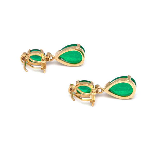 Aretes diseño especial con esmeraldas, cuarzos y circonias en oro amarillo 14 kilates.