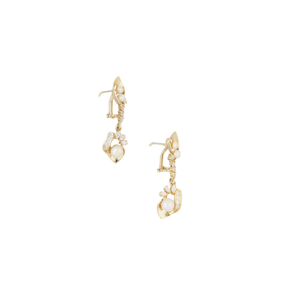 Aretes con perlas y sintéticas en oro amarillo 14 kilates.