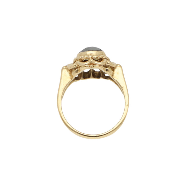 Anillo diseño especial con acerina y sinteticos en oro amarillo 14 kilates.