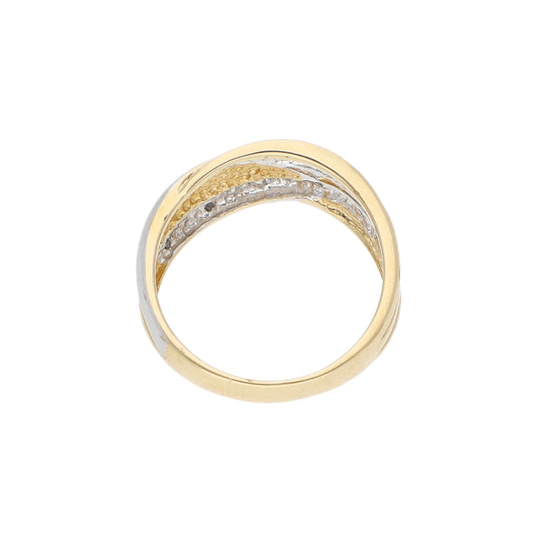 Anillo diseño especial con diamantes en oro amarillo 14 kilates.