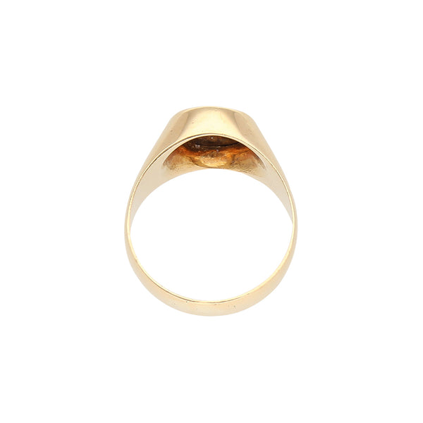 Anillo diseño especial con onix en oro amarillo 18 kilates.